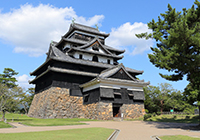 松江城天守　慶長16年（1611年）建築。平成27年（2015年）に国宝に指定された。