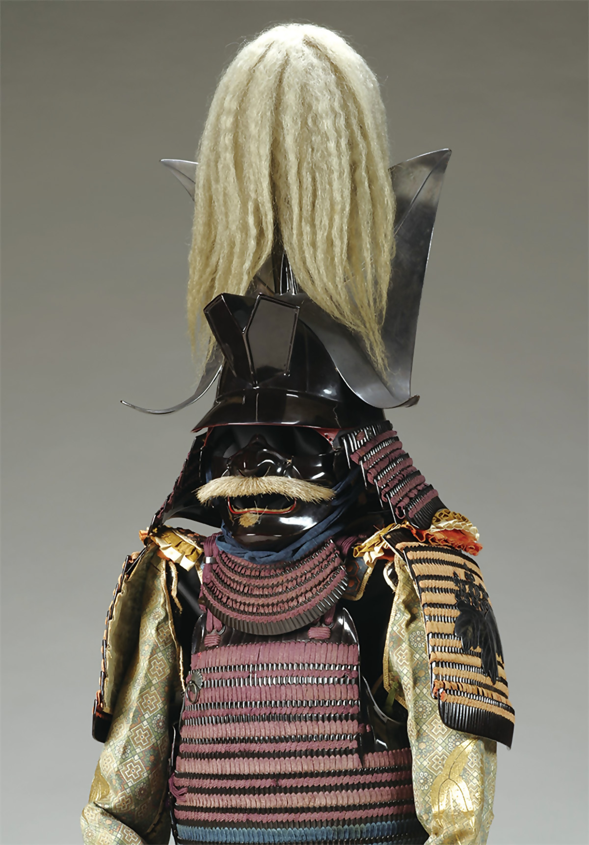 兜と甲冑の写真