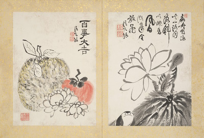 一枚は墨で蓮の花と蛙が、もう一枚は柿など果物が描かれる。