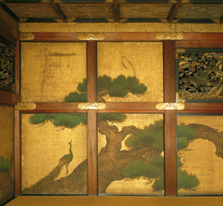 二条城二の丸御殿大広間三の間障壁画　松に孔雀図　四