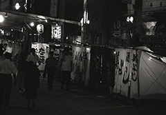 広小路の屋台（昭和39年）　名古屋タイムズアーカイブス委員会蔵
