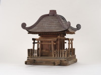 木製の社