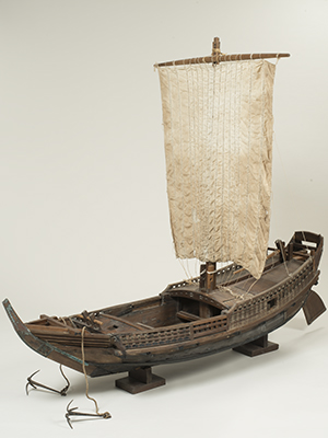 帆掛け船の模型の写真